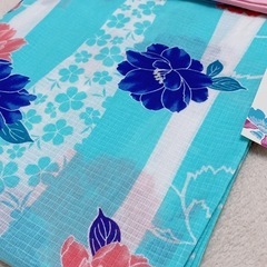 水色に赤青花　浴衣の画像