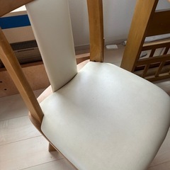 ダイニングテーブルの画像