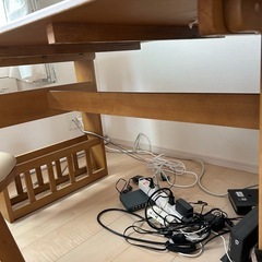 ダイニングテーブルの画像