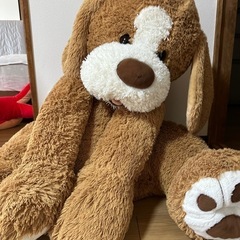 でっかい犬のぬいぐるみ