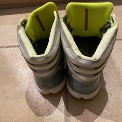 adidas アディダス　スニーカーの画像