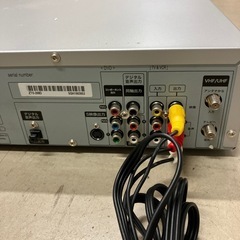 K2508-256 DVD VHS プレーヤー ZTO-208D 動作未確認 キズ汚れ有りの画像