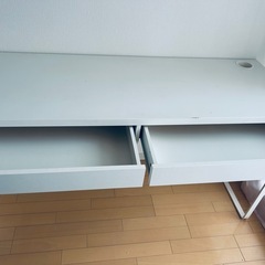 IKEA デスクの画像
