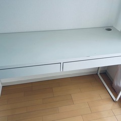 IKEA デスクの画像