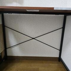 パソコンテーブルの画像