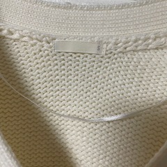 GU アイボリー ニットカーディガン Sサイズ 美品の画像