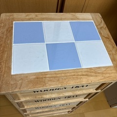木製5段チェスト　タイル天板付きの画像