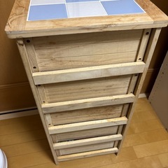 木製5段チェスト　タイル天板付きの画像