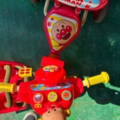 アンパンマン三輪車の画像