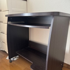 パソコンデスクの画像