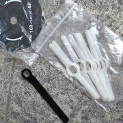 充電式　軽量 草刈り機　+草刈り装備の画像