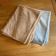 敷き毛布2枚　　ベージュ　水色
