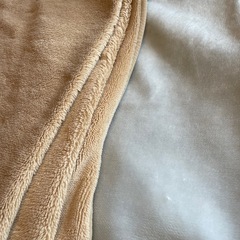 敷き毛布2枚　　ベージュ　水色の画像