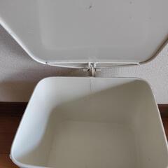 ゴミ箱　物入れ　アイアン　アンティーク調の画像