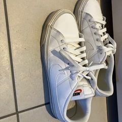 NIKE スニーカー　27センチの画像