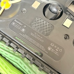 ルンバi7+ アイロボット (iRobot) ロボット掃除機の画像