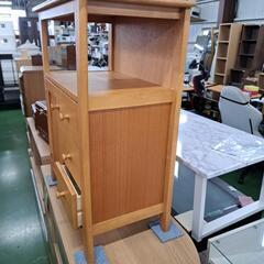 引き出し付き棚の画像