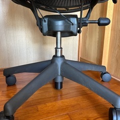 元値20万　Herman Miller 椅子　昇降チェアー　の画像