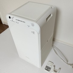 DAIKIN ダイキン ストリーマ空気清浄機 MC55W-W ホワイト リモコン付き の画像