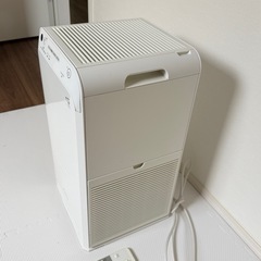 DAIKIN ダイキン ストリーマ空気清浄機 MC55W-W ホワイト リモコン付き の画像