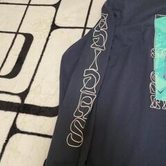 adidasロンTシャツの画像