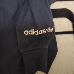adidasロンTシャツの画像
