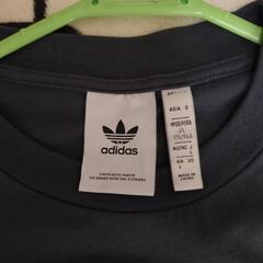 adidasロンTシャツの画像