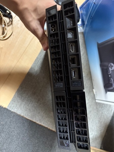 PS4本体セット+ソフト２本付き