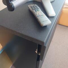 SHARP、AQUOS32型TV、2008年モデルとTV棚セットです。の画像