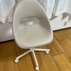 IKEA 可動式チェアの画像