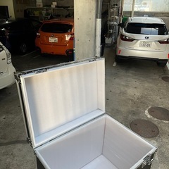 輸入貨物箱　２個あり　無料　0円の画像