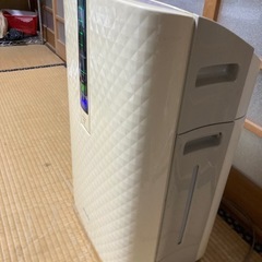 加熱式空気清浄器の画像