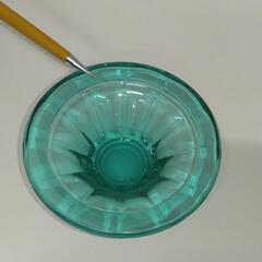 昭和レトロ　ガラスの器エメラルドグリーンの画像