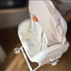 Combi コンビ　ベビーラック・チェア　ライトベージュハイローチェア　手動の画像