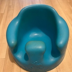 ピンクもあり！取り外し可能テーブル付きバンボの画像