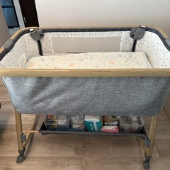 ＊美品＊ベビーベッド グレー＆クッション＆シーツ2枚の画像
