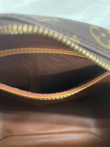 ジャングルジャングル守口店】LOUIS VUITTON ランクB ブロア M51221