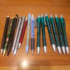 14本のシャープペンシル