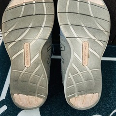 ニューバランスグレー22.5cmの画像