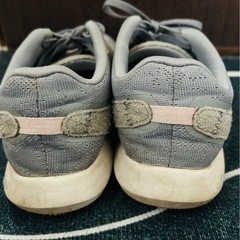 ニューバランスグレー22.5cmの画像
