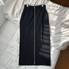 GU フロントジップスカート🖤の画像