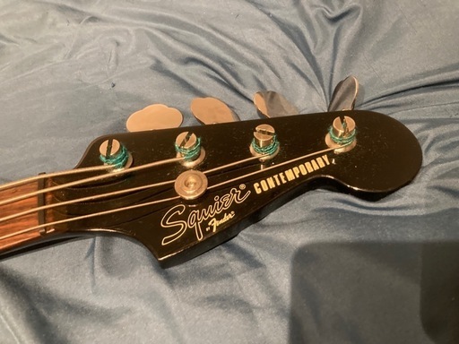 弦楽器、ギター SQUIRE BASS