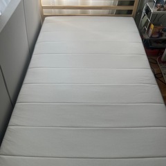 IKEA ベッド120x200cmの画像