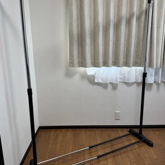 伸縮パイプハンガーの画像
