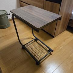 サイドテーブルの画像