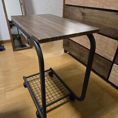 サイドテーブルの画像