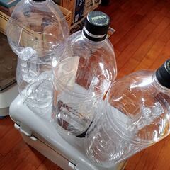 使い方自由４リットルのペットボトル(持ち手つき)　5本セットの画像
