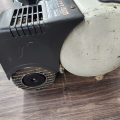 【中古】マキタ 常圧 エアコンプレッサ AC6501 60HZ専用 エアーコンプレッサー【ハンズクラフト熊本けやき通り店】【店頭取引限定】の画像