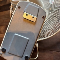エアコン代節約の上場所をとらなくて便利！壁掛け扇風機の画像