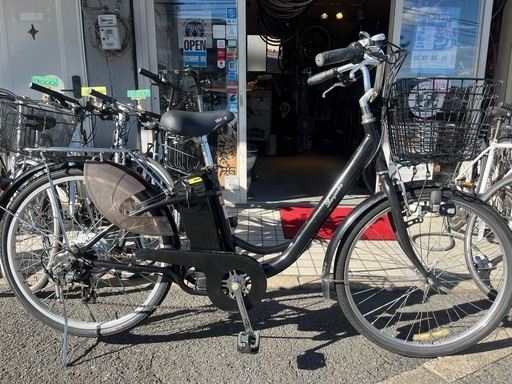 黒の電動アシストママチャリ